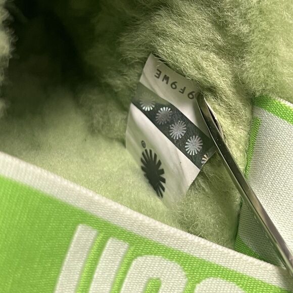 UGG Fluff Yeah Slide On Slippers Slingback Plush Apple Green Women’s Size 11 - Picture 10 of 10